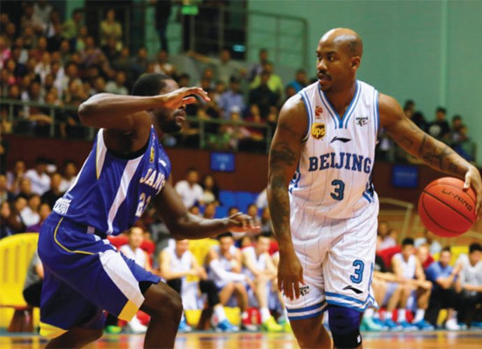 S.Marbury nori ir vėl būti NBA dalimi