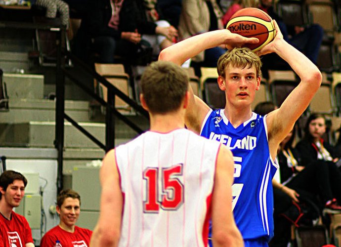 T.Hlinasonas bandys įsitvirtinti Valensijos ekipoje (FIBA Europe nuotr.)