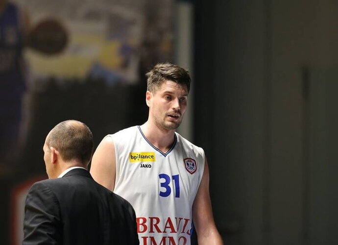 J.Sinica žais Prienuose
