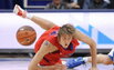 Kirilenko dėl kamuolio kovojo griūdamas