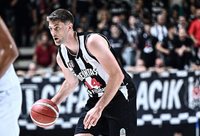 D.Sleva buvo šalia dvigubo dublio