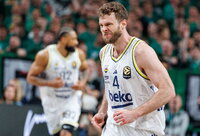 N.Melli liks Stambule (BNS nuotr.)