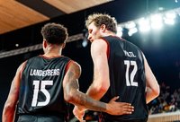 Austrų tandemas nuo pralaimėjimo neišgelbėjo (FIBA nuotr.)