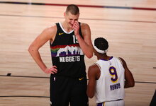 NBA atkrintamosios: „Lakers“ –...
