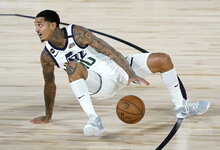 NBA atkrintamosios: „Nuggets“ –...