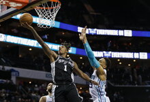 NBA: „Spurs“ – „Hornets“