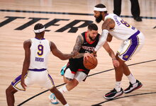 NBA atkrintamosios: „Lakers“ –...