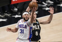NBA atkrintamosios: „Hawks“ –...