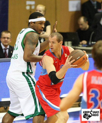 Travis Watson, Ramūnas Šiškauskas