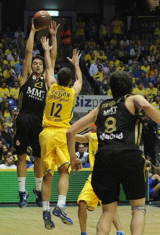 "Maccabi" - "Real"