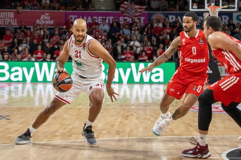 „Bayern“ – „AX Armani“