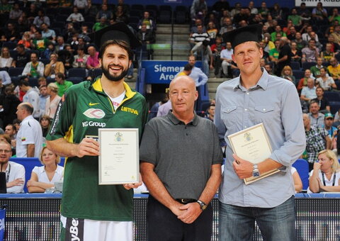 Kleiza, Petravičius