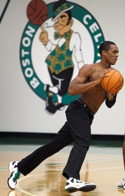 Rajonas Rondo gali žaisti su bet kokia apranga
