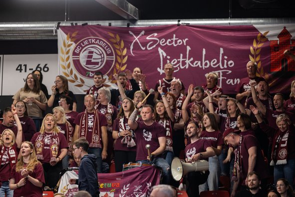 Lietkabelio sirgaliai
