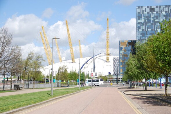 O2 arena iš toli