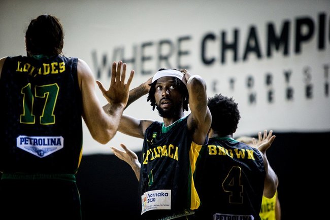 Hollingsworthas, AEK