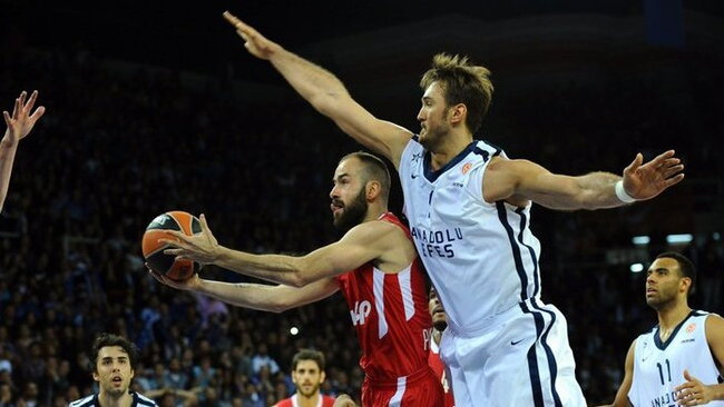 V.Spanoulis sužaidė vienas blogiausių sezono rungtynių (AFP-Scanpix)