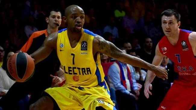 R.Hickmanas diriguos Turkijos čempionų atakoms (Scanpix)