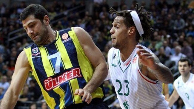 O.Onanas yra ilgametis „Fenerbahce Ulker“ žaidėjas (Scanpix)