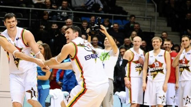 Broliai Lavrinovičiai buvo išrinkti geriausiais mačo žaidėjais (R.Dačkus/Fotodiena.lt)