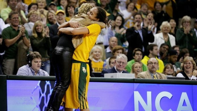 B.Griner ir toliau stebina krepšinio mėgėjus (AFP-Scanpix)