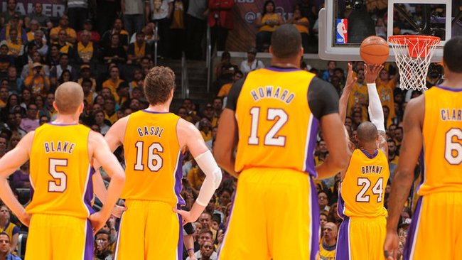 Dar reguliariajame sezone baigtas „Lakers“ pasirodymas būtų laikomas didele sensacija (Scanpix)