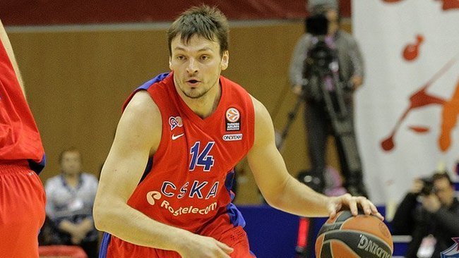 A.Zozulinas pratęsė sutartį su CSKA klubu (cskabasket.com nuotr.)