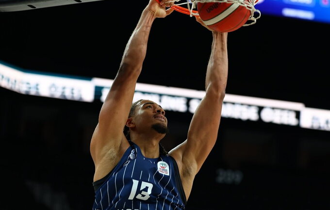 B.Dessertas žais NCAA