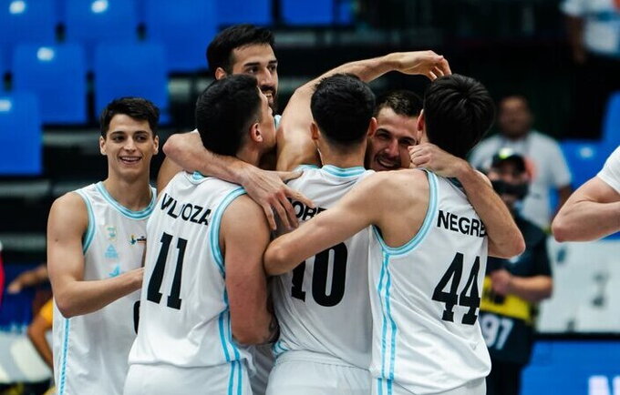 Argentina triumfavo praretėjusiomis gretomis (FIBA nuotr.)