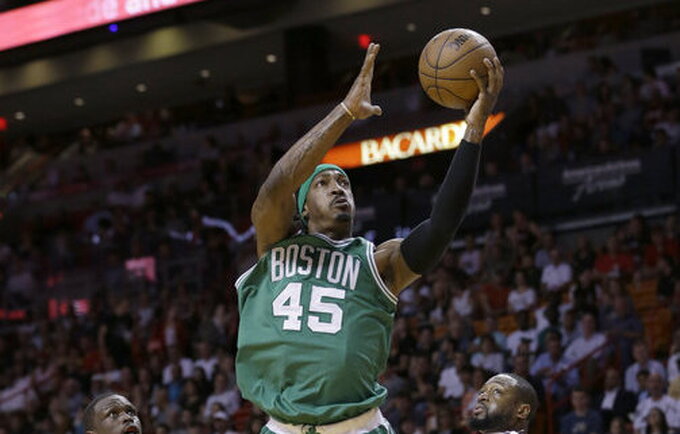 Ar G.Wallace'as dar turi parako sėkmingai žaisti NBA? (Scanpix nuotr.)