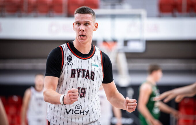 N.Stuknys keičia karjeros kryptį