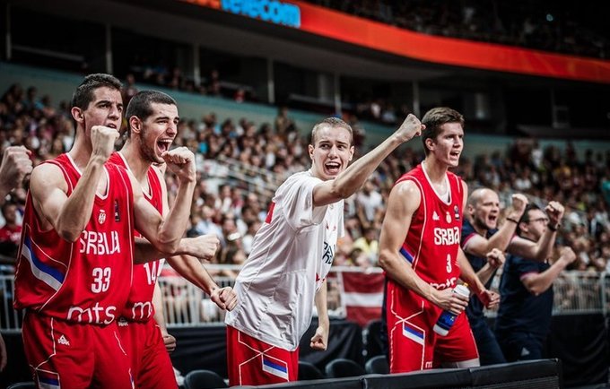 Serbijos vaikinai džiaugėsi auksu (FIBA Europe nuotr.)