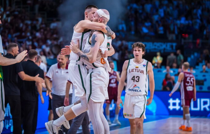 A.Velička ir M.Normantas triumfuoja (FIBA nuotr.)