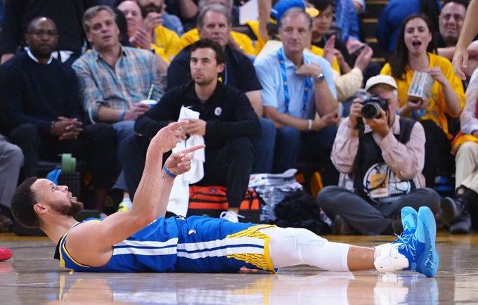 S.Curry yra susižeidęs čiurną (Scanpix nuotr.)