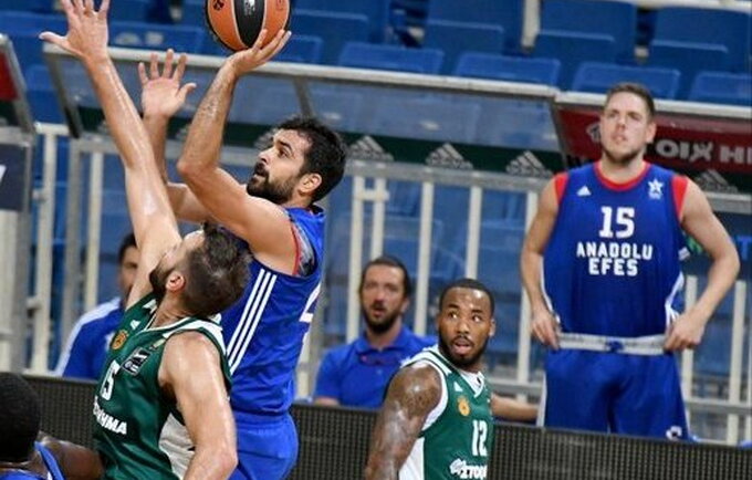 „Anadolu Efes“ vėl pretenduos žaisti atkrintamosiose