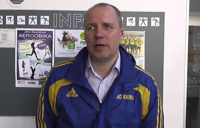 R.Cvirka stoja prie Kėdainių ekipos vairo