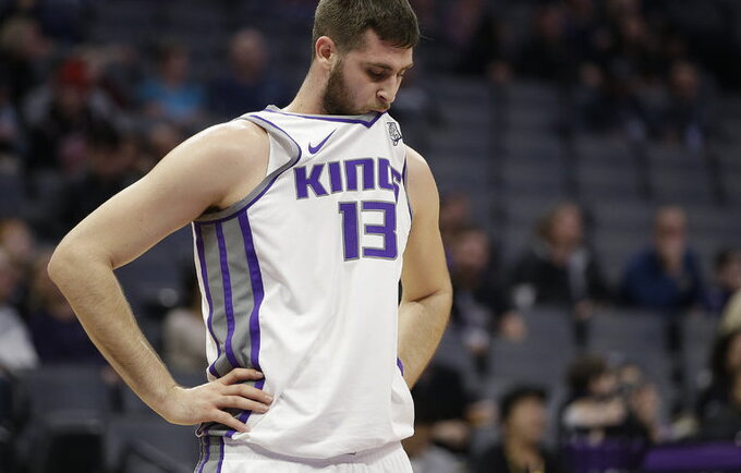 G.Papagiannis liks Portlande (Scanpix nuotr.)