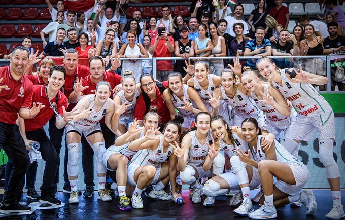 Vengrės iškovojo istorinį medalį (FIBA nuotr.)