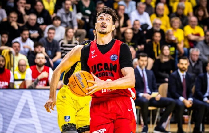 R.Kurucas turėjo teisintis dėl mamos pasakytų žodžių (FIBA nuotr.)