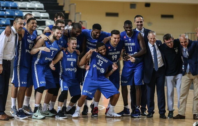 Šveicarijos komanda pasiekė nelauktų aukštumų (FIBA Europe nuotr.)