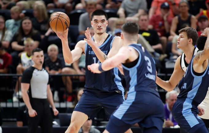 Z.Edey prisistatė NBA gerbėjams (Scanpix nuotr.)