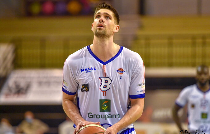 G.Biruta lieka Prancūzijoje