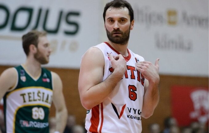 G.Maceina virtuvėje ieškojo alkoholinių gėrimų (Vido Venslovaičio nuotr.)