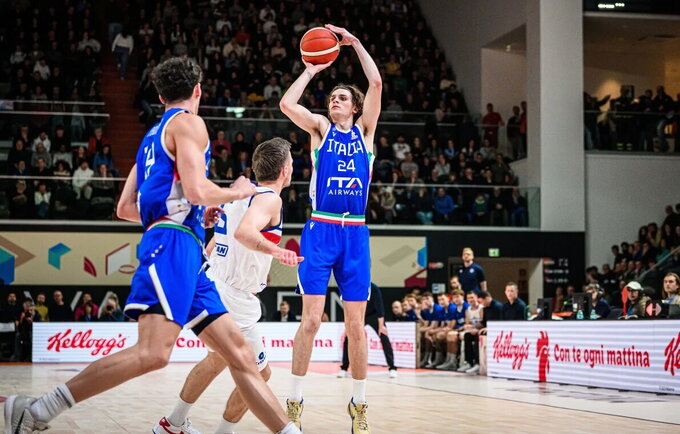 F.Ferrari susiejo ateiti į Bolonijos ekipa (FIBA nuotr.)