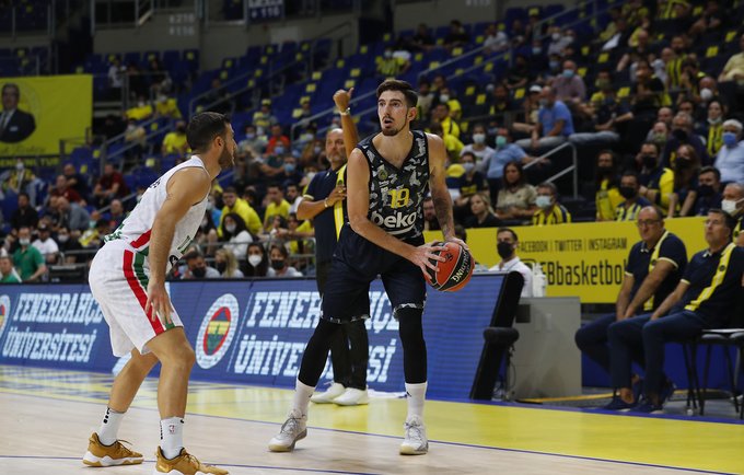N.De Colo pelnė 23 taškus