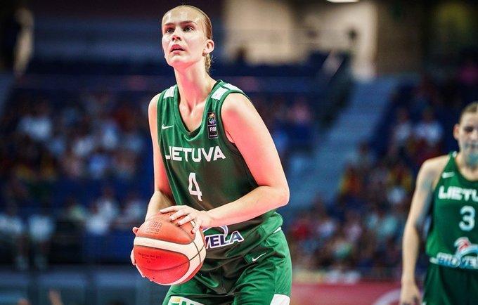 J.Jocytė surengė savo vardo stovyklą (FIBA nuotr.)