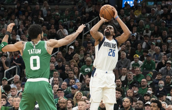 S.Dinwiddie pražudė Bostono klubą (Scanpix nuotr.)
