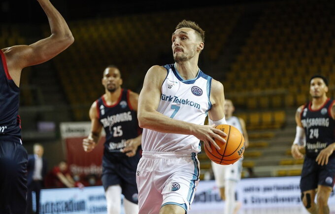 S.Dekkeris grįžta į NBA (FIBA Europe nuotr.)