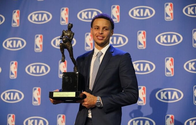 S.Curry tapo reguliaraus sezono MVP (Scanpix nuotr.)