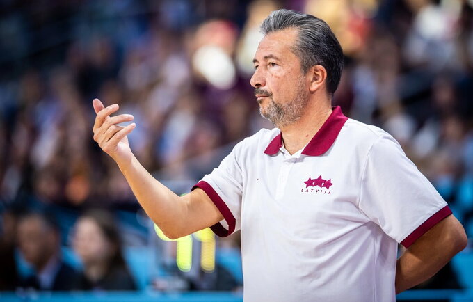 L.Banchi treniruos gimtinės rinktinę (FIBA nuotr.)